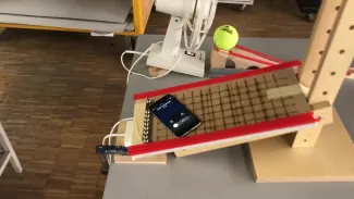 La machine de Rube-Goldberg des OCOM TM et Technologie 10H