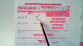 Choc élastique de deux objets de même masse
