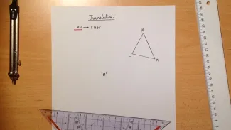 7P translation sur papier blanc