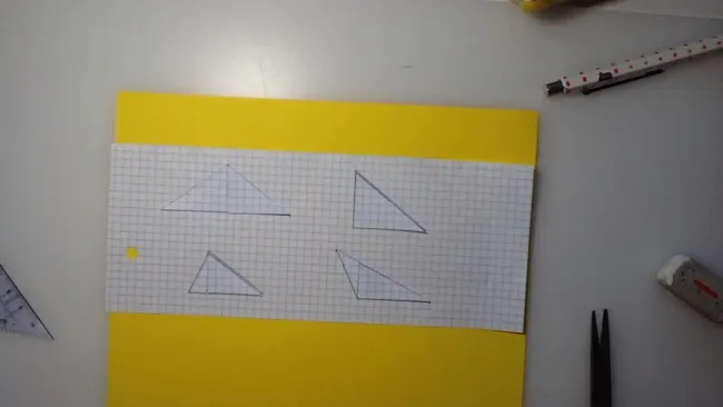 8P - 2 triangles dans un quadrilatère (explication formule)