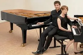 11. Pianistes